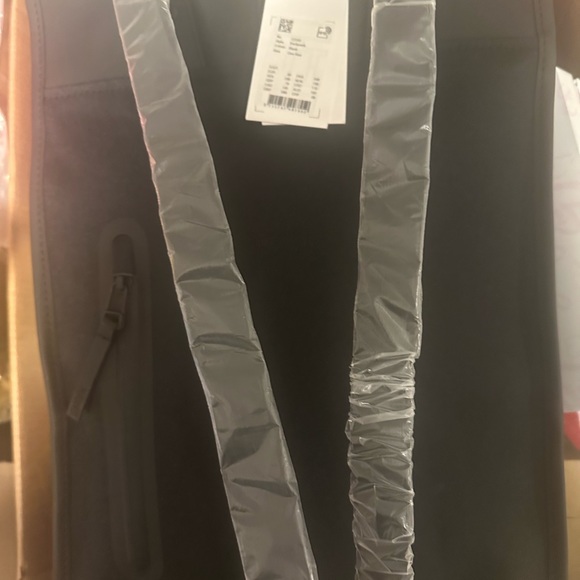 COPY - Rains backpack bag - Picture 2 of 5